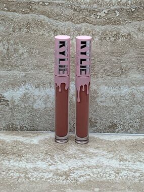 2 KYLIE Liquid Lipsticks -700 shade new